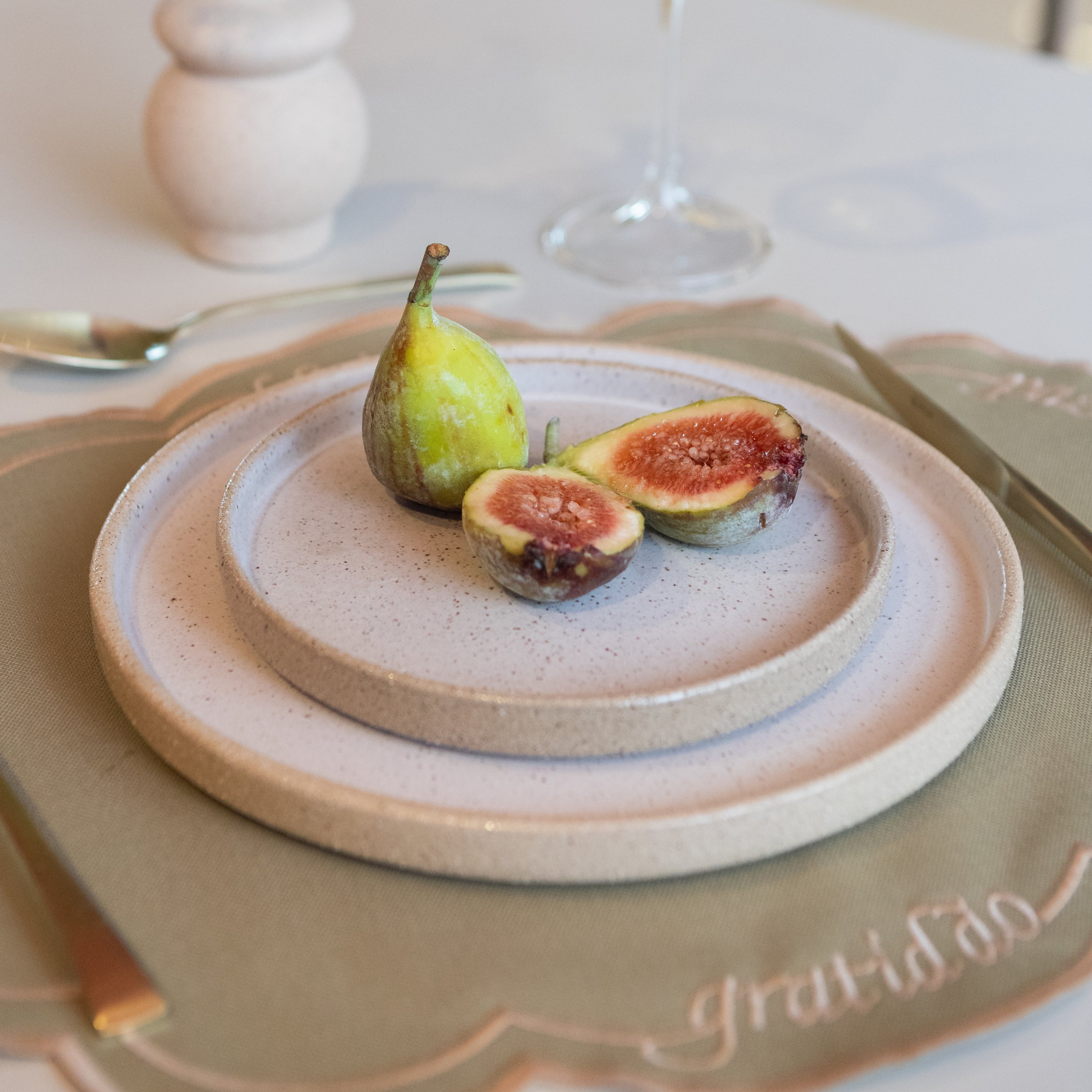 Prato Raso Cerâmica Minimalista -  25,5 cm