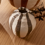 Vaso Decorativo Listrado P – 20,5 x 18 x 17 cm
