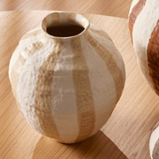 Vaso Decorativo Listrado M – 29 x 26 x 24 cm