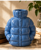 Vaso Jaqueta Puffer Cerâmica - 15cm - ambientada