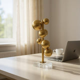 Escultura Decorativa em Metal Dourado – 33 × 10 cm