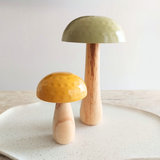 Adorno Decorativo Cogumelo Madeira Amarelo – 12 x 8,5 cm