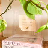 Caixa Acrílica c/ Relicário Decorativo Frase "Tudo posso naquele que me fortalece"" - 20x20cm