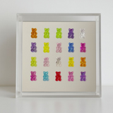 Caixa decorativa de acrílico com mini ursinhos coloridos e fundo espelhado, Sancler Design