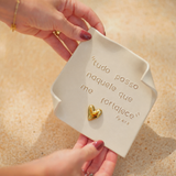 RELICÁRIO 'TUDO POSSO NAQUELE QUE ME FORTALECE' CERÂMICA OFF WHITE - 0,10X0,14CM