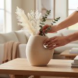 Vaso Decorativo em Porcelana Bege II - 11,6x10,4x7,4cm