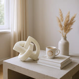 Escultura Triângulos Invertidos em Mármore – 15 x 14 cm